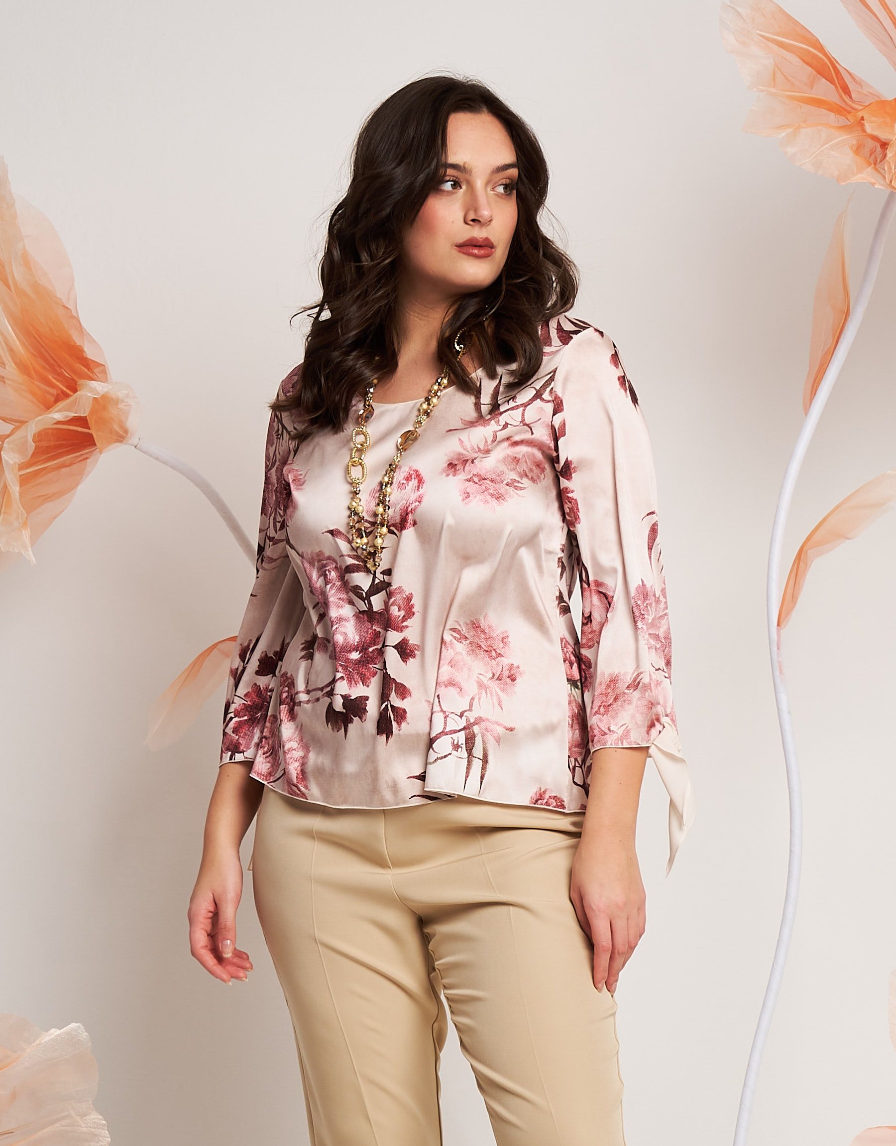 Casacca in raso con fiocchi ai polsi curvy