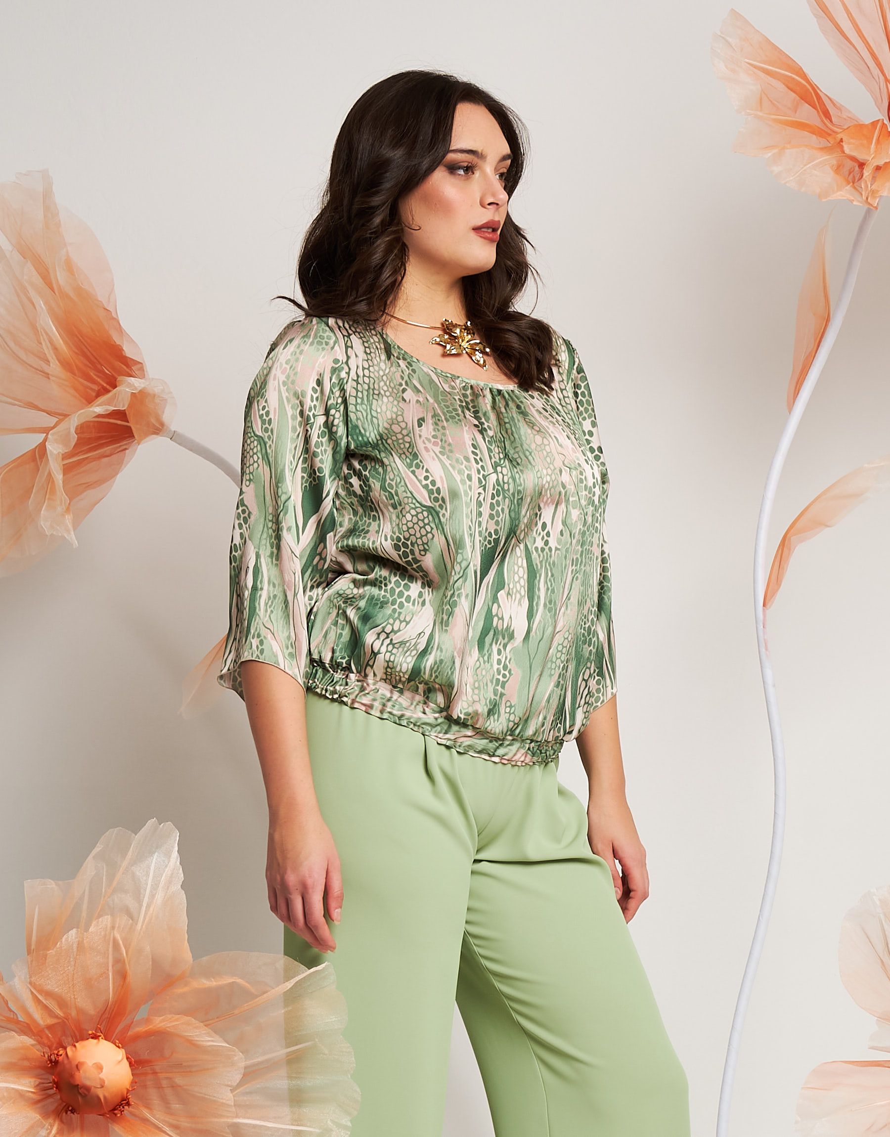 Casacca in raso con maniche svasate curvy