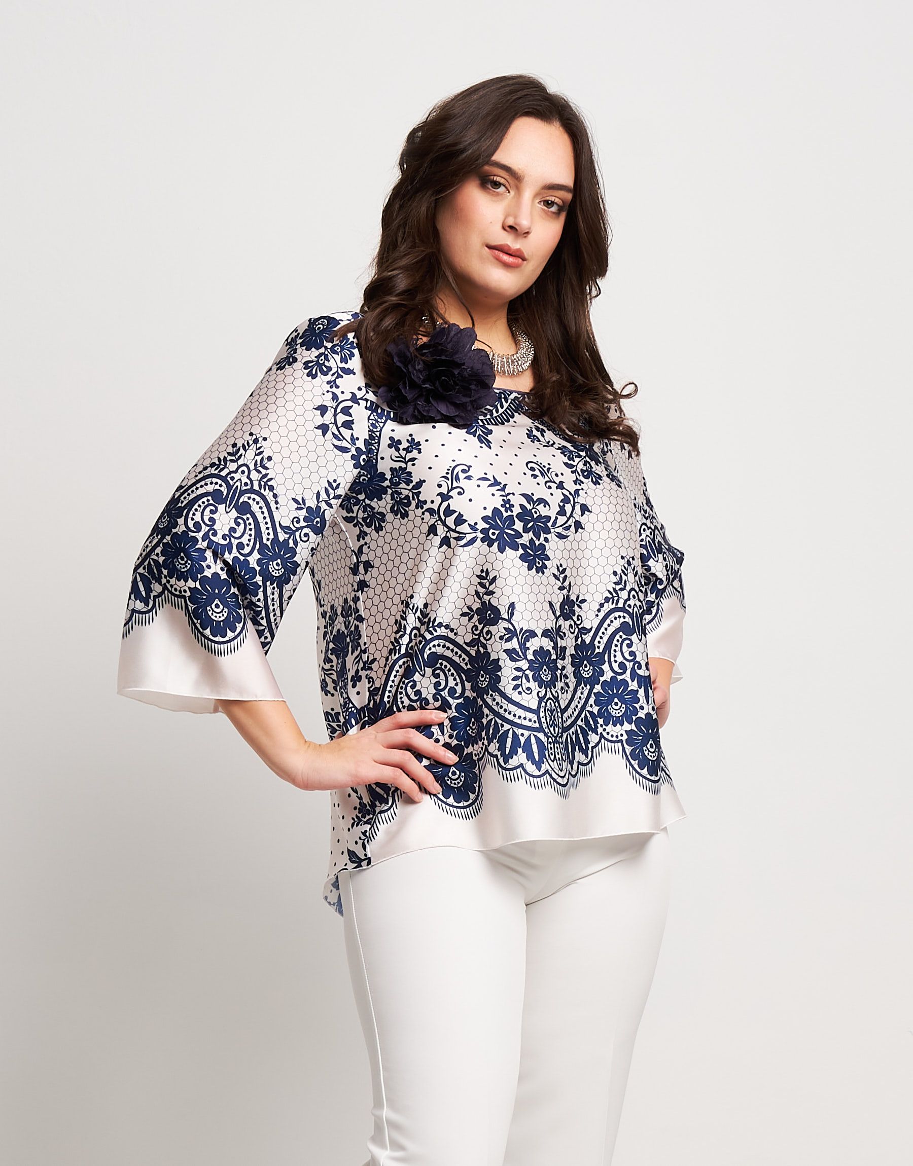 Casacca svasata in fantasia pizzo curvy