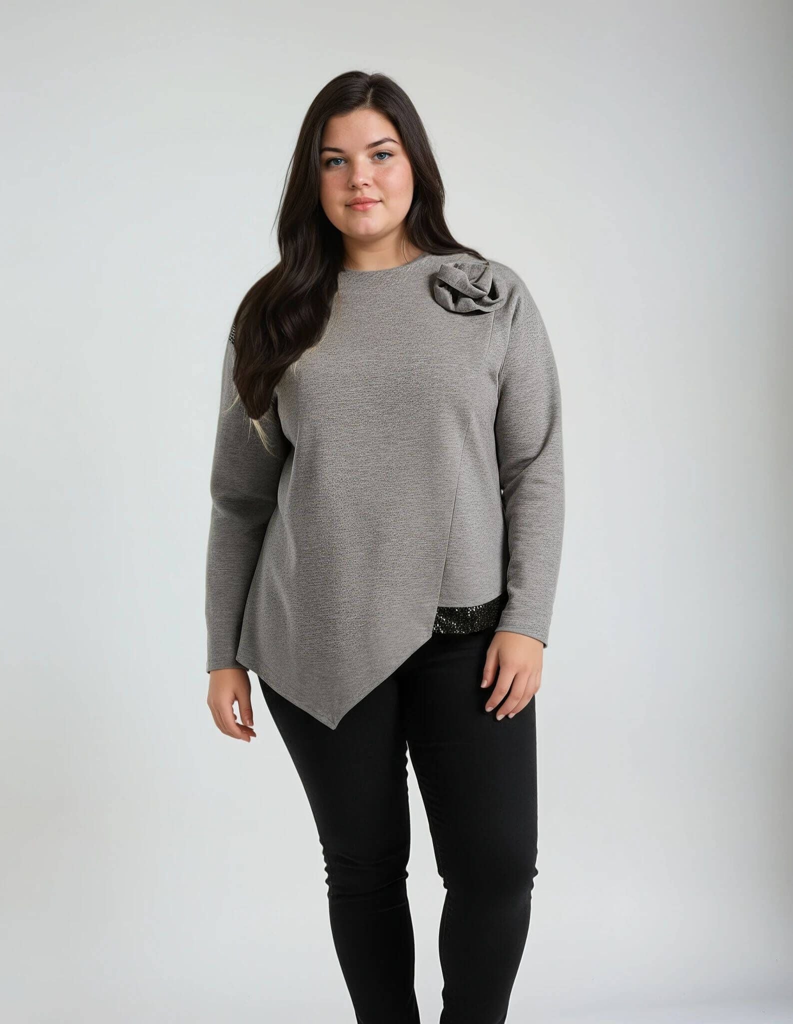 Felpa con applicazione e inserti curvy