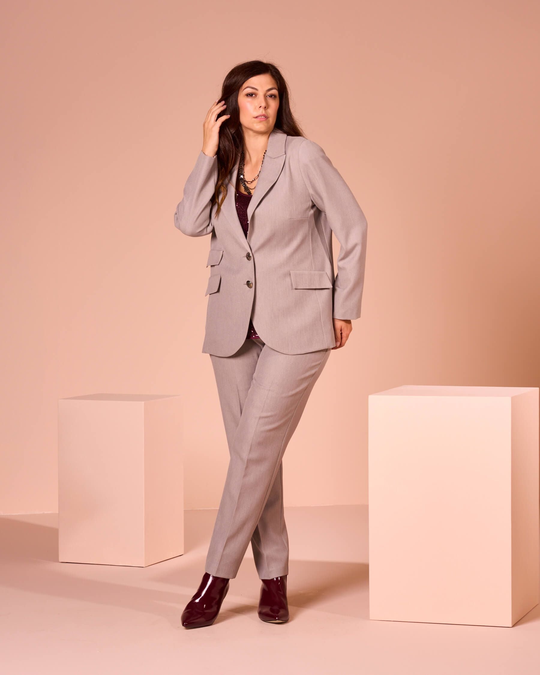 Giacca bistretch con pattine e bottoni curvy