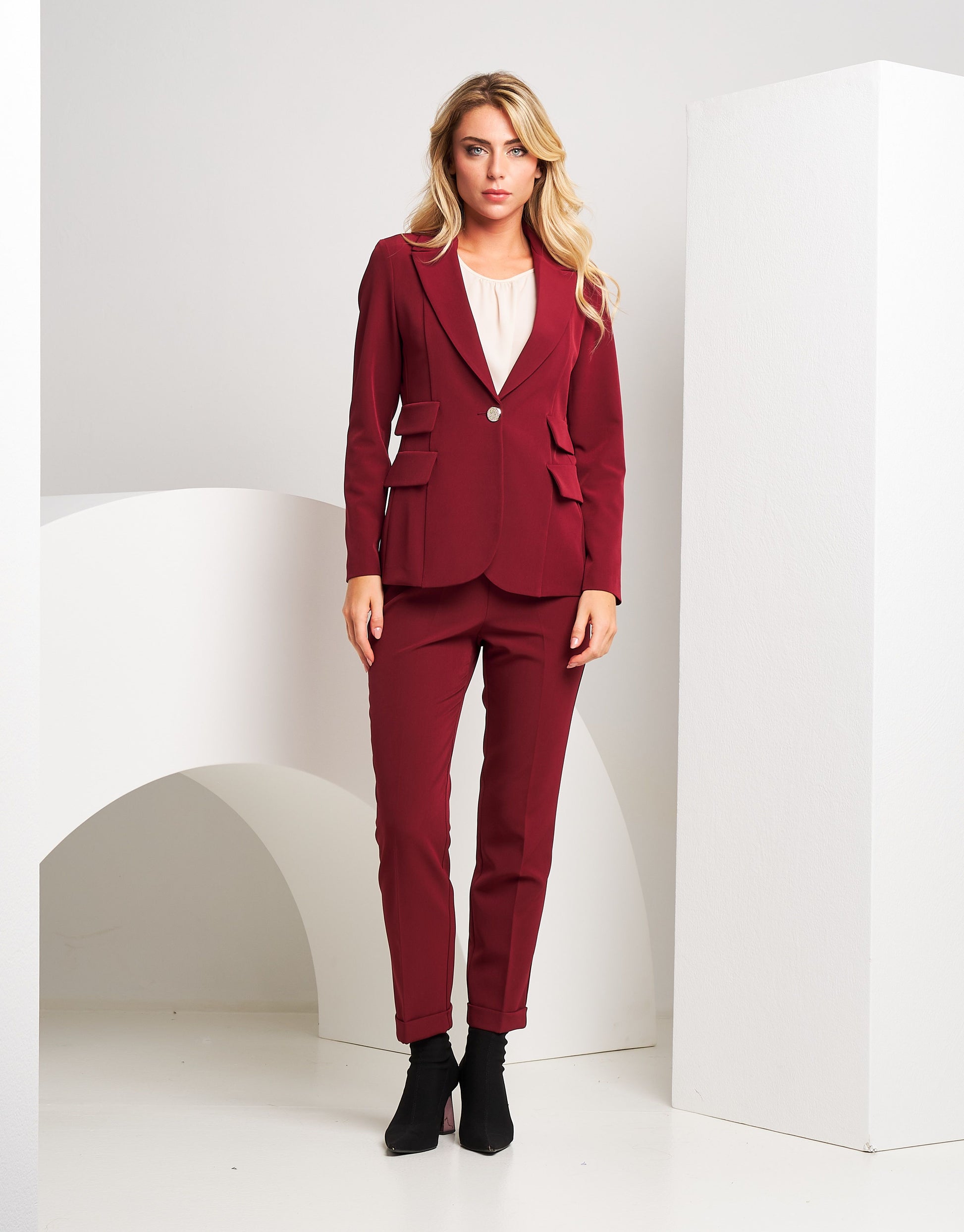Giacca con revers e pattine laterali