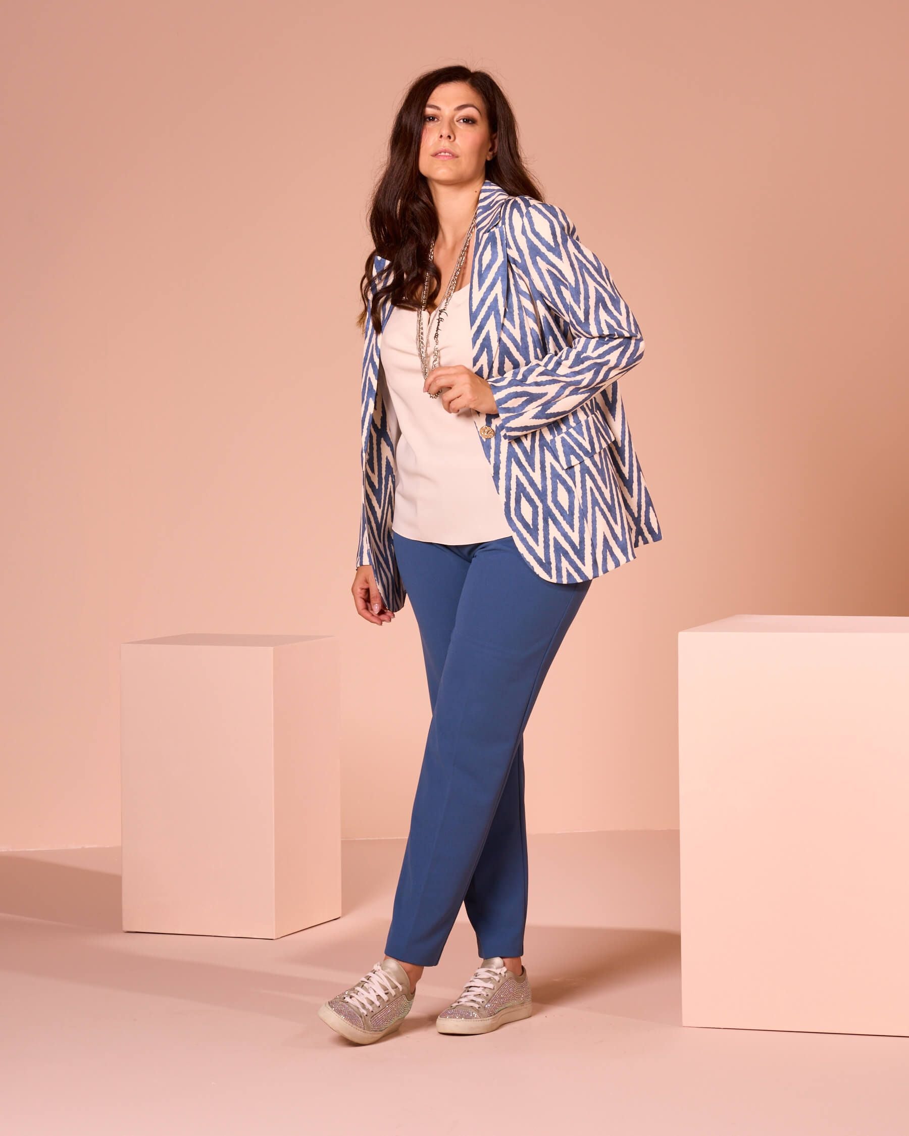 Giacca fantasia con dettagli curvy