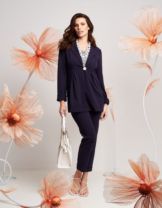 Giacca lunga con pieghe e bottone