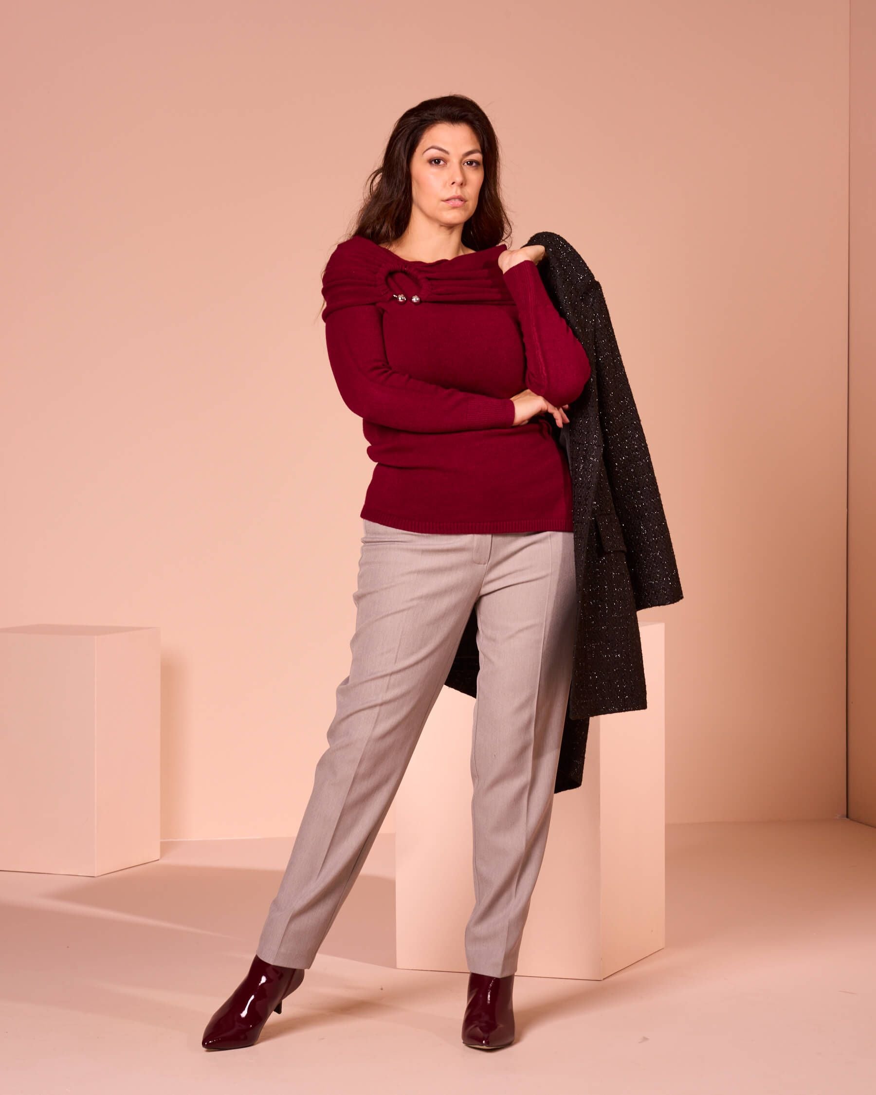 Maglia con anello e spacco
