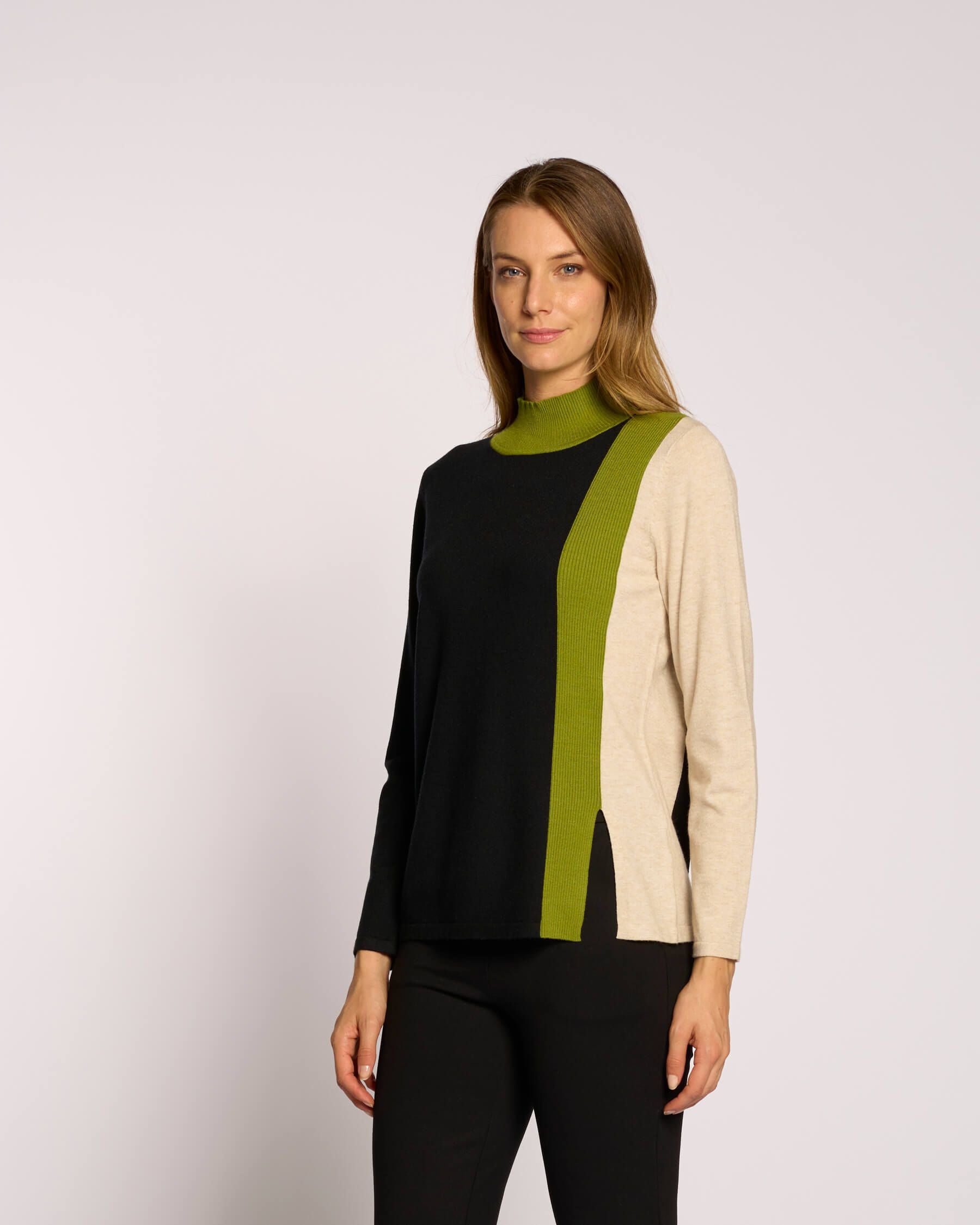 Maglia con dettagli a contrasto e spacco