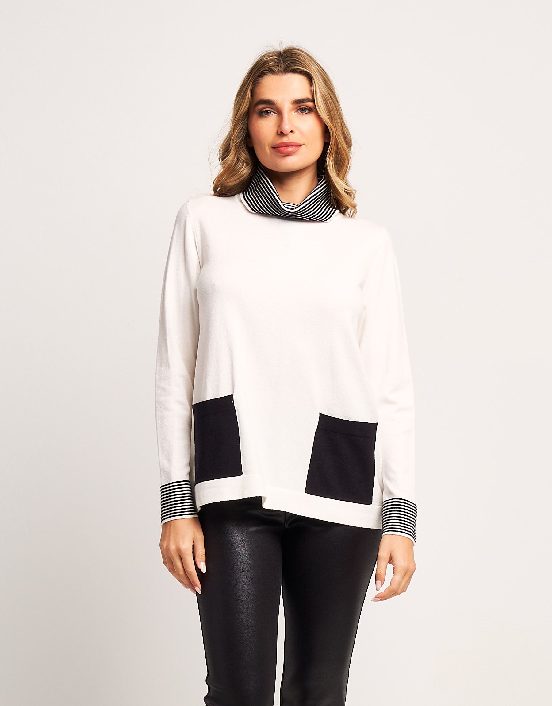 Maglia con dettagli a righe e tasche