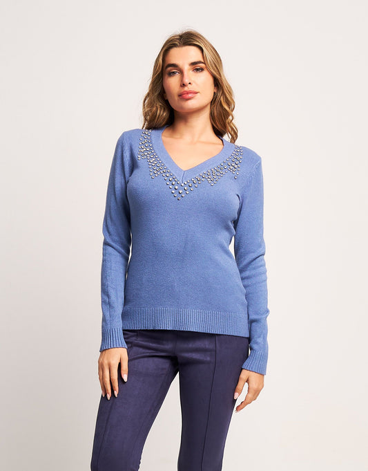 Maglia con pietre sullo scollo