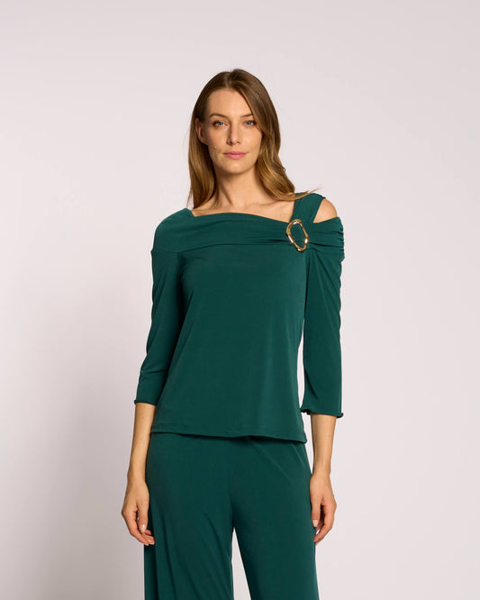 Maglia con scollo asimmetrico e fibbia