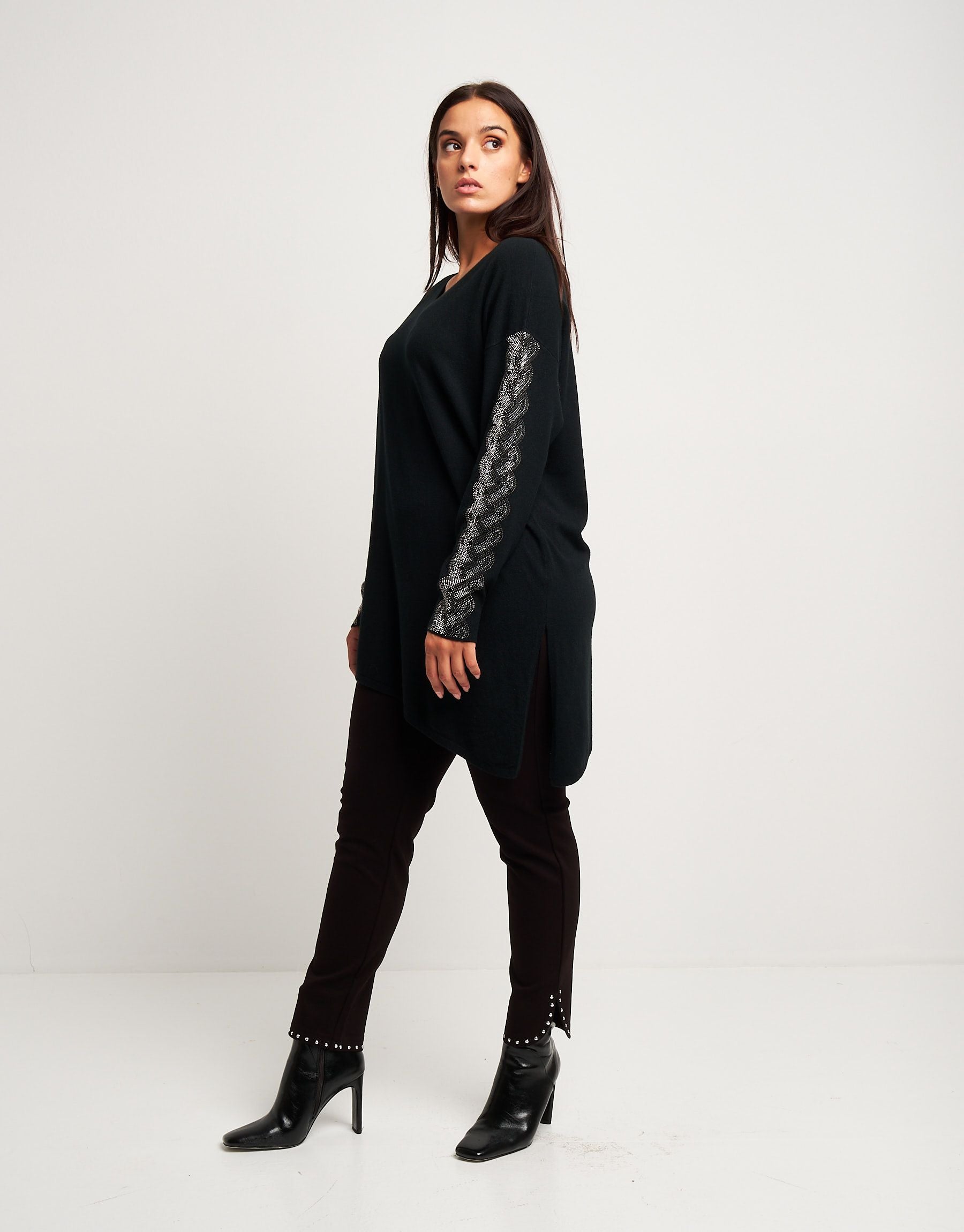 Maglia con strass sulle maniche curvy