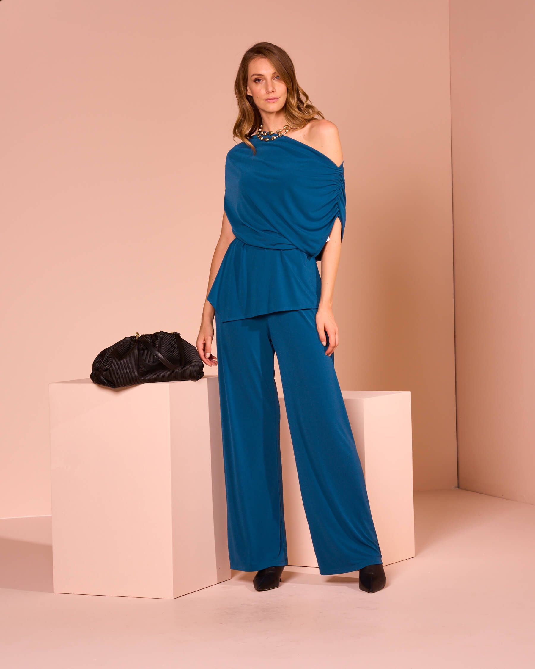 Pantalone a gamba dritta con elastico