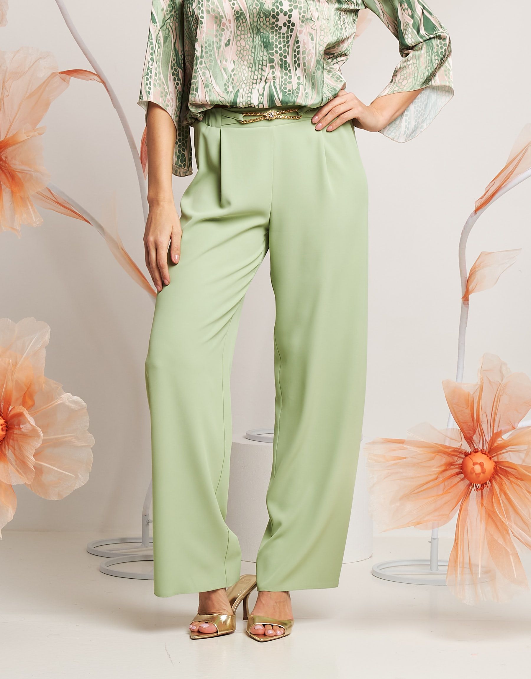 Pantalone con dettaglio in vita