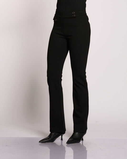 Pantalone dritto con tasche e bottoni