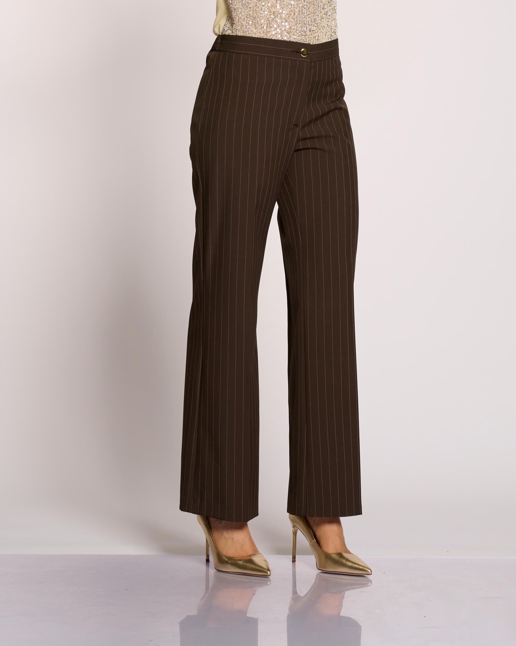 Pantalone gamba dritta gessato con zip e bottone
