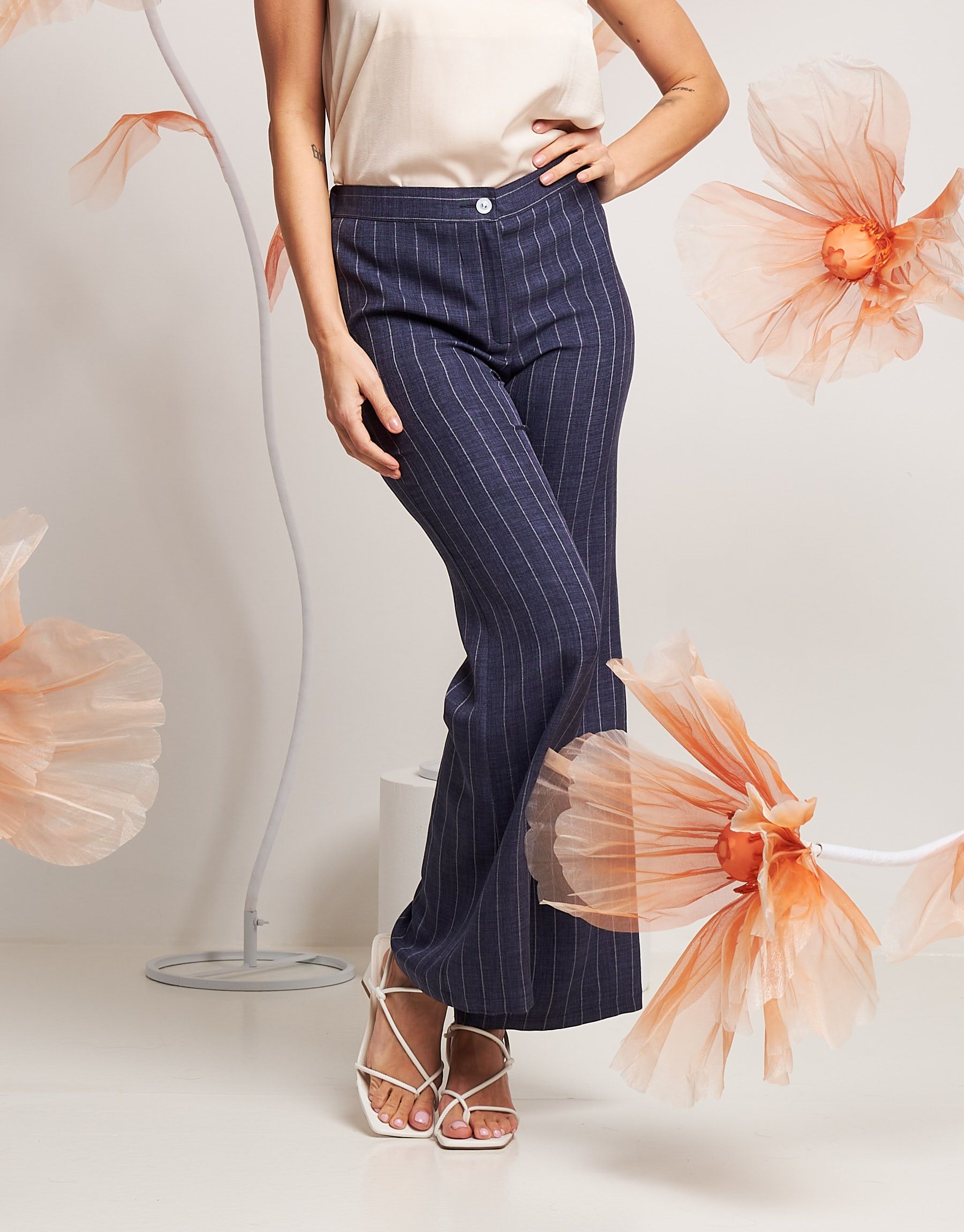Pantalone largo in gessato denim