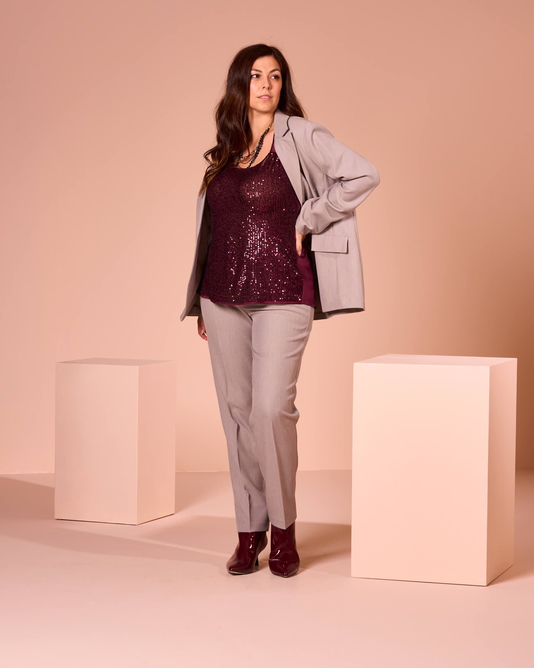 Pantalone linea stretta con zip e bottone curvy