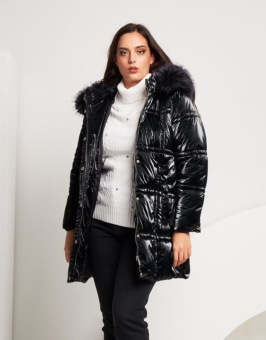 Piumino con ecopelliccia sul cappuccio curvy