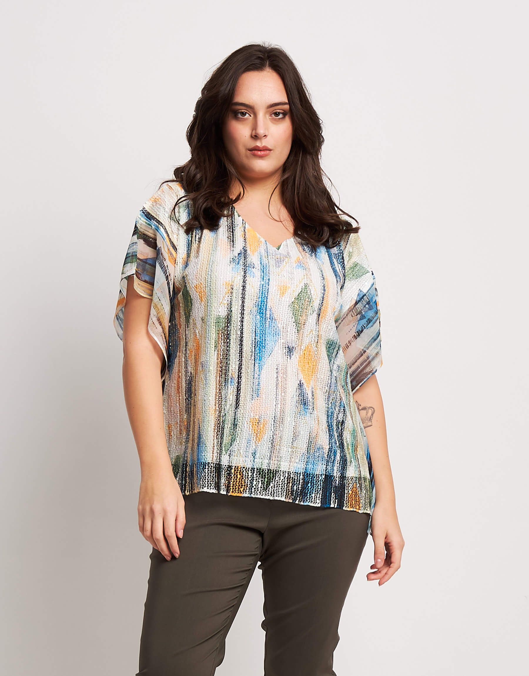 T-shirt a poncho stampato con ali curvy