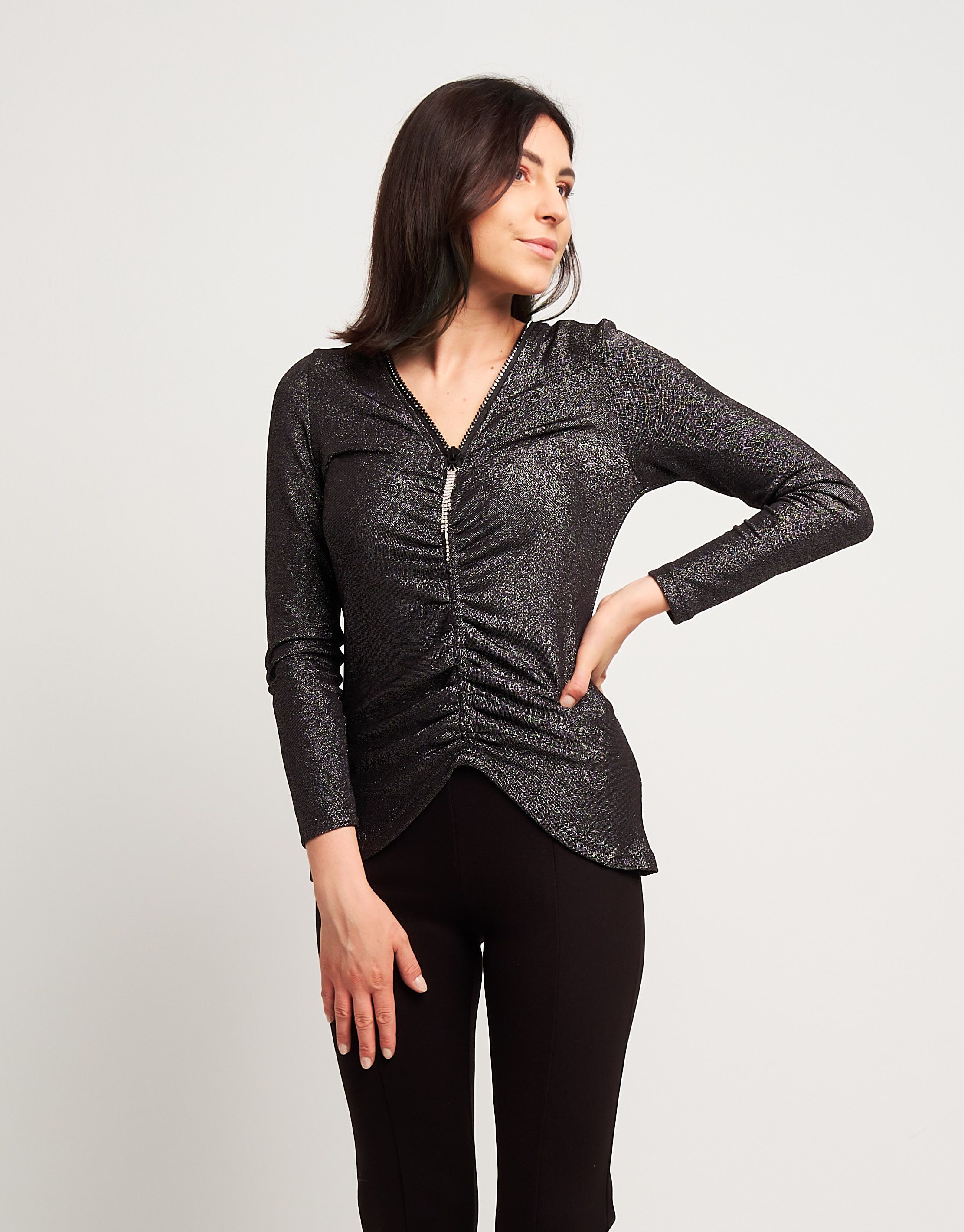 T-shirt con arriccio e zip frontali