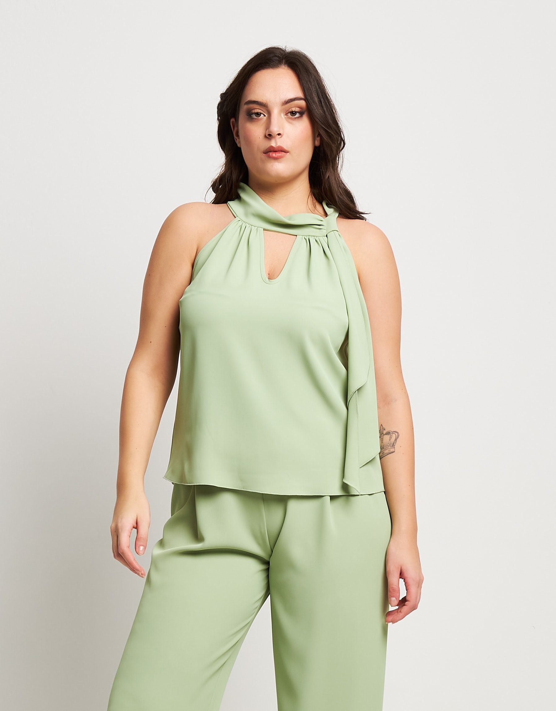 Top con goccia e sciarpina curvy