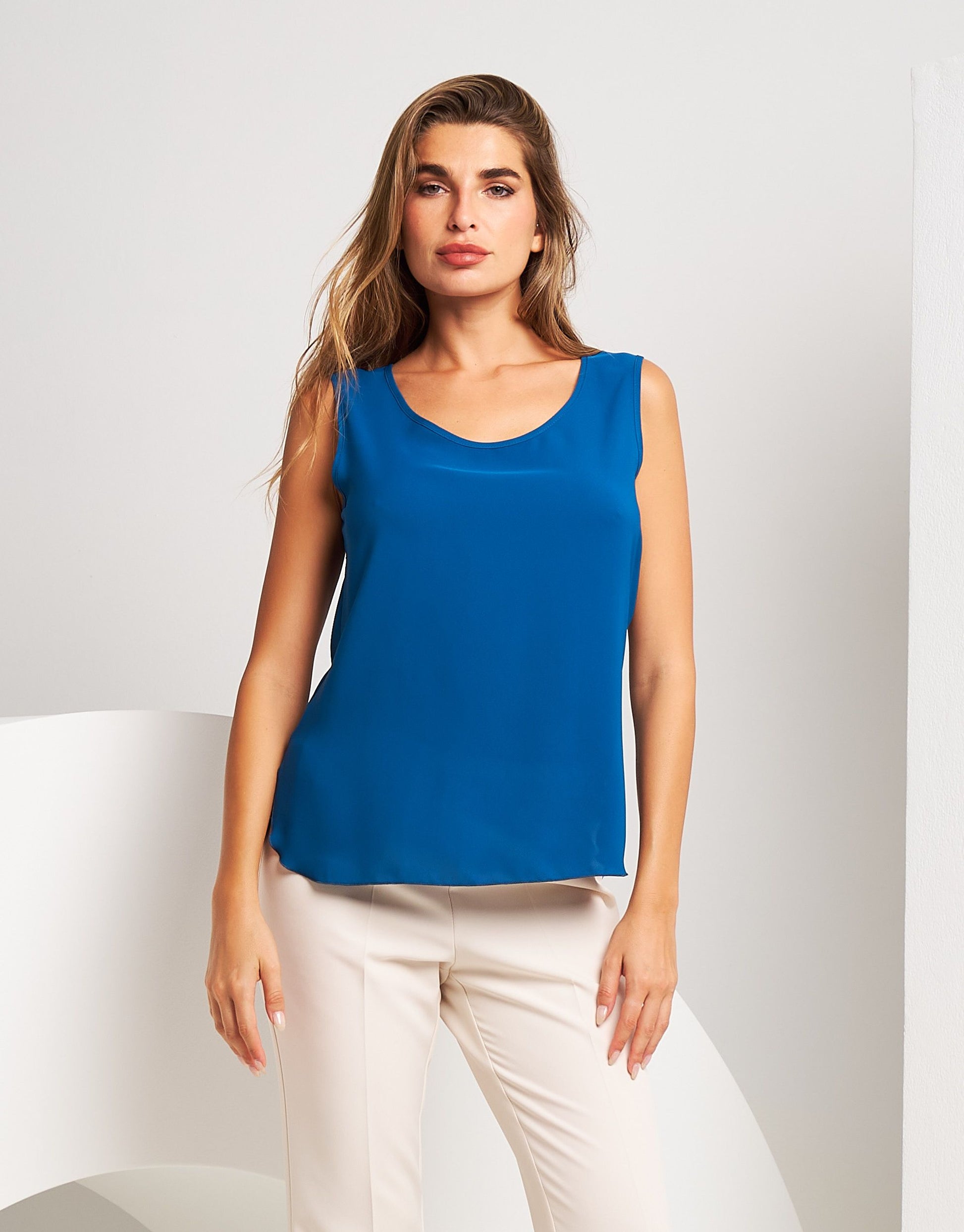 Top con scollo V