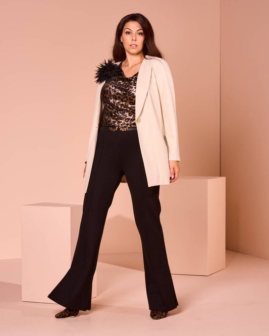 Top sbieco con collo a cappuccio curvy