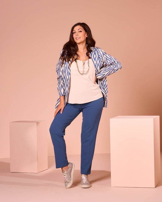 Top sbieco con scollo a cappuccio curvy