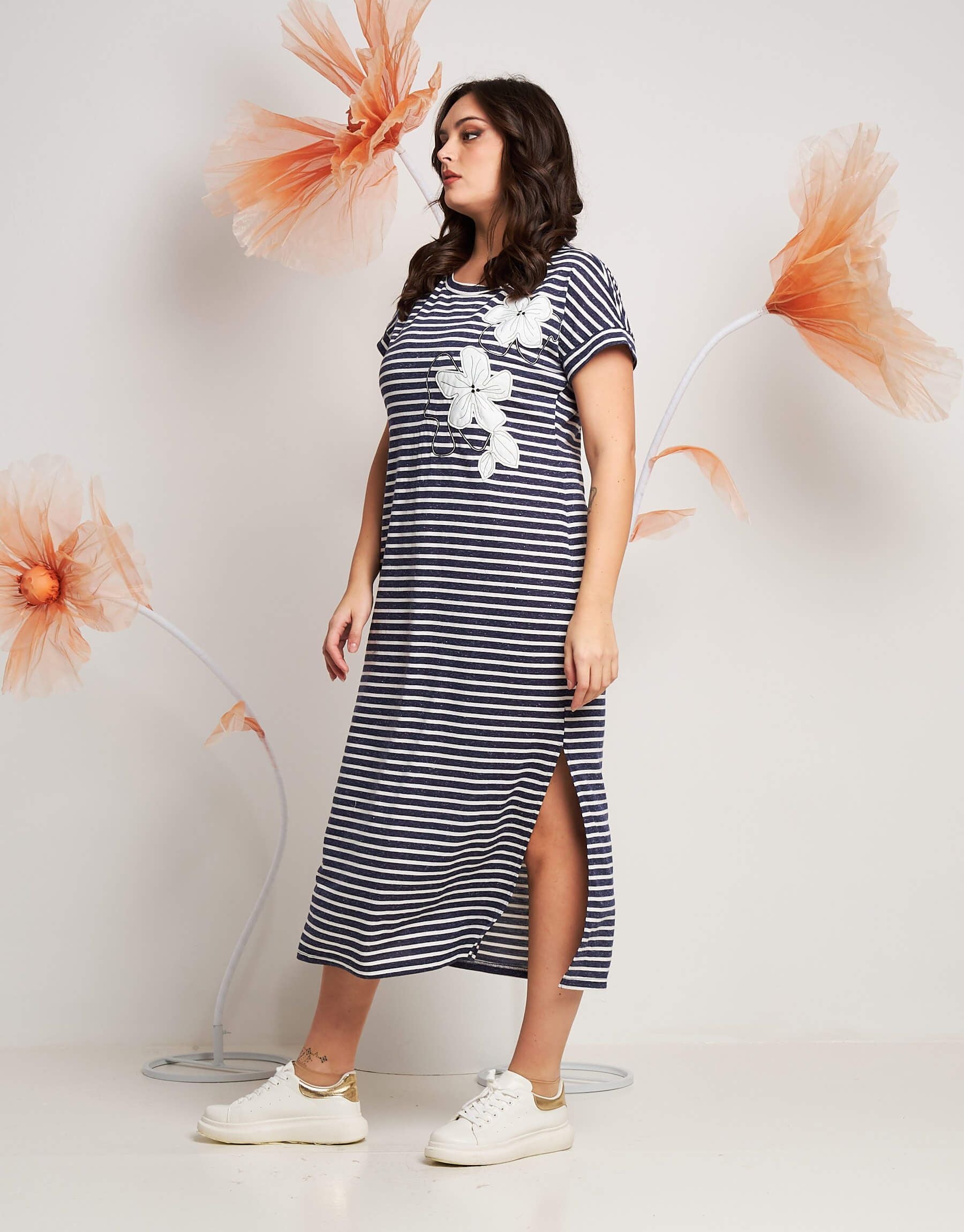 Vestito lungo con applicazione floreale