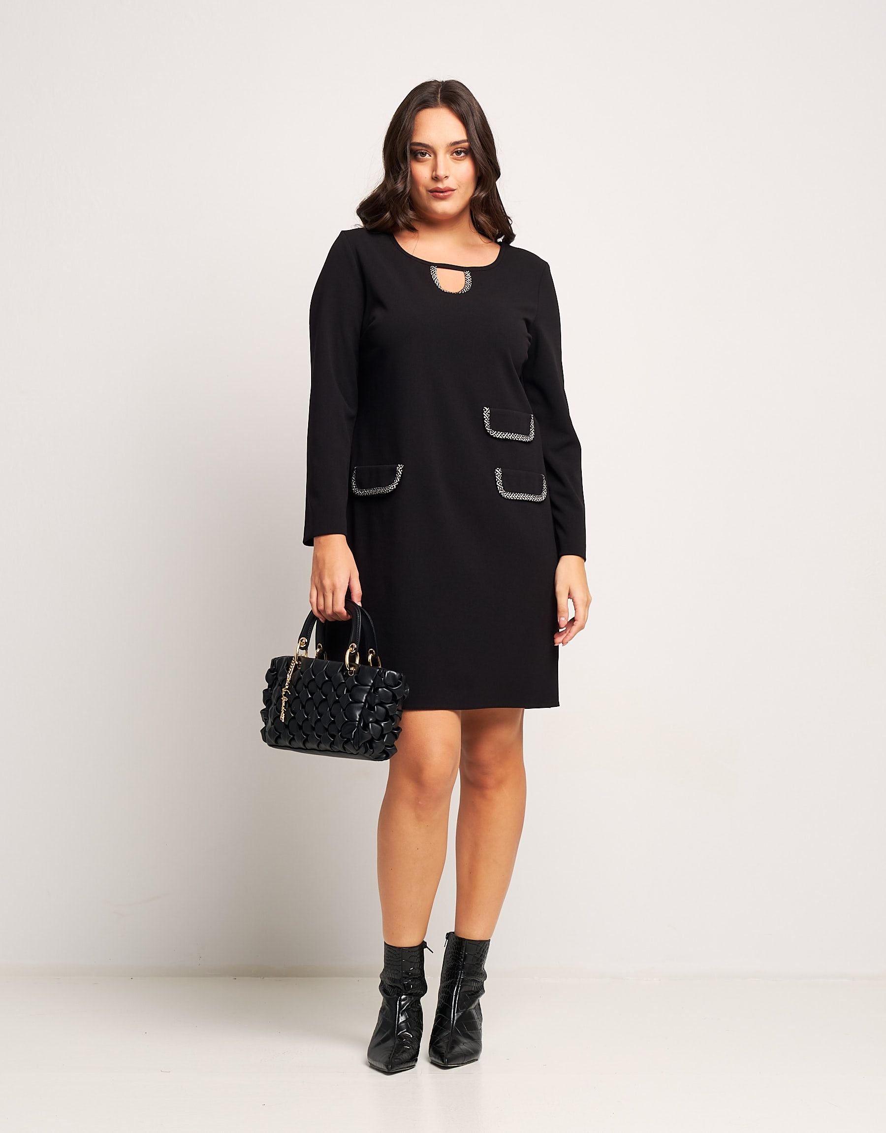 Vestito svasato con pattine bordate curvy